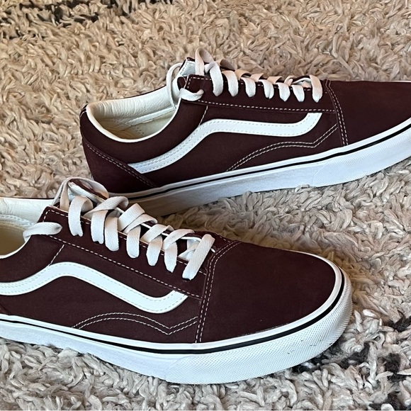 Vans Burgundy and White Old Skool men’s 9.5 w 11 Athletic Casual Shoes - Picture 4 of 7